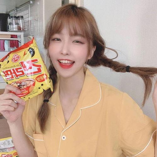 女主播微笑的ins,揭秘网红背后的真实世界